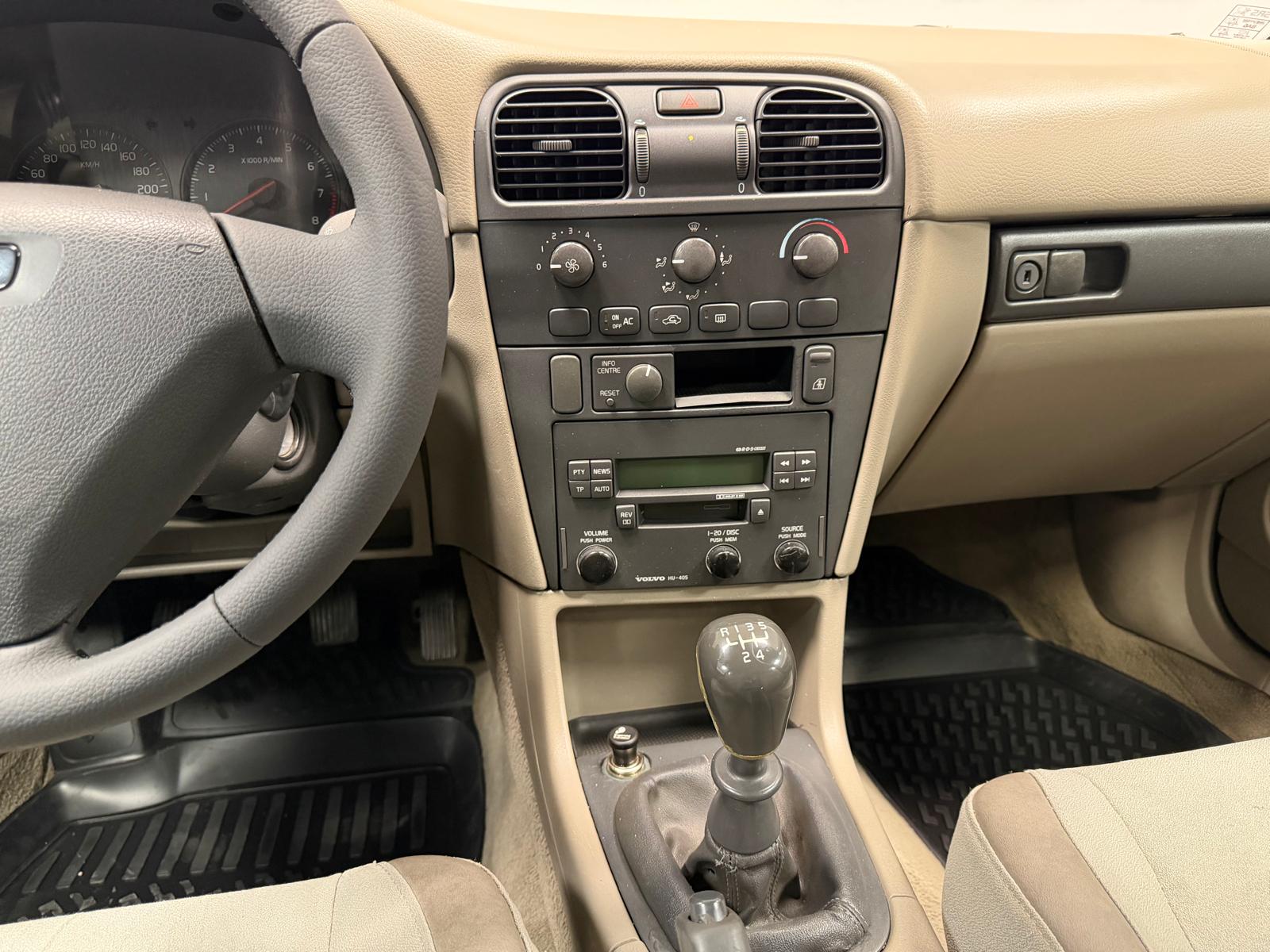VOLVO S40 19